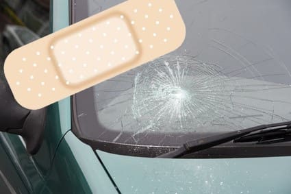 車のフロントガラスがひび割れた時の対処