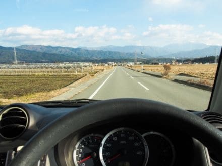 車のフロントガラス構造と特徴